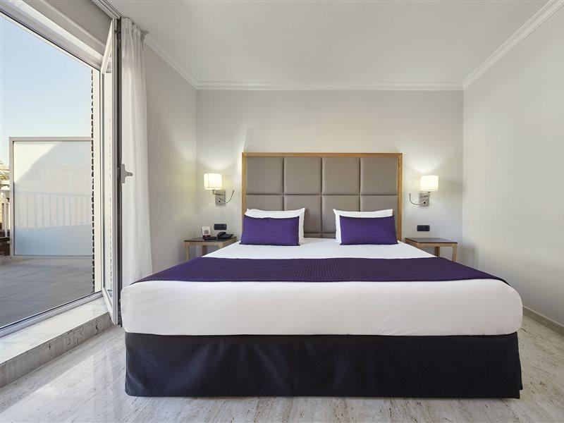 Exe Mitre Hotel Barcelona Exterior photo