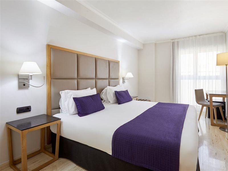 Exe Mitre Hotel Barcelona Exterior photo