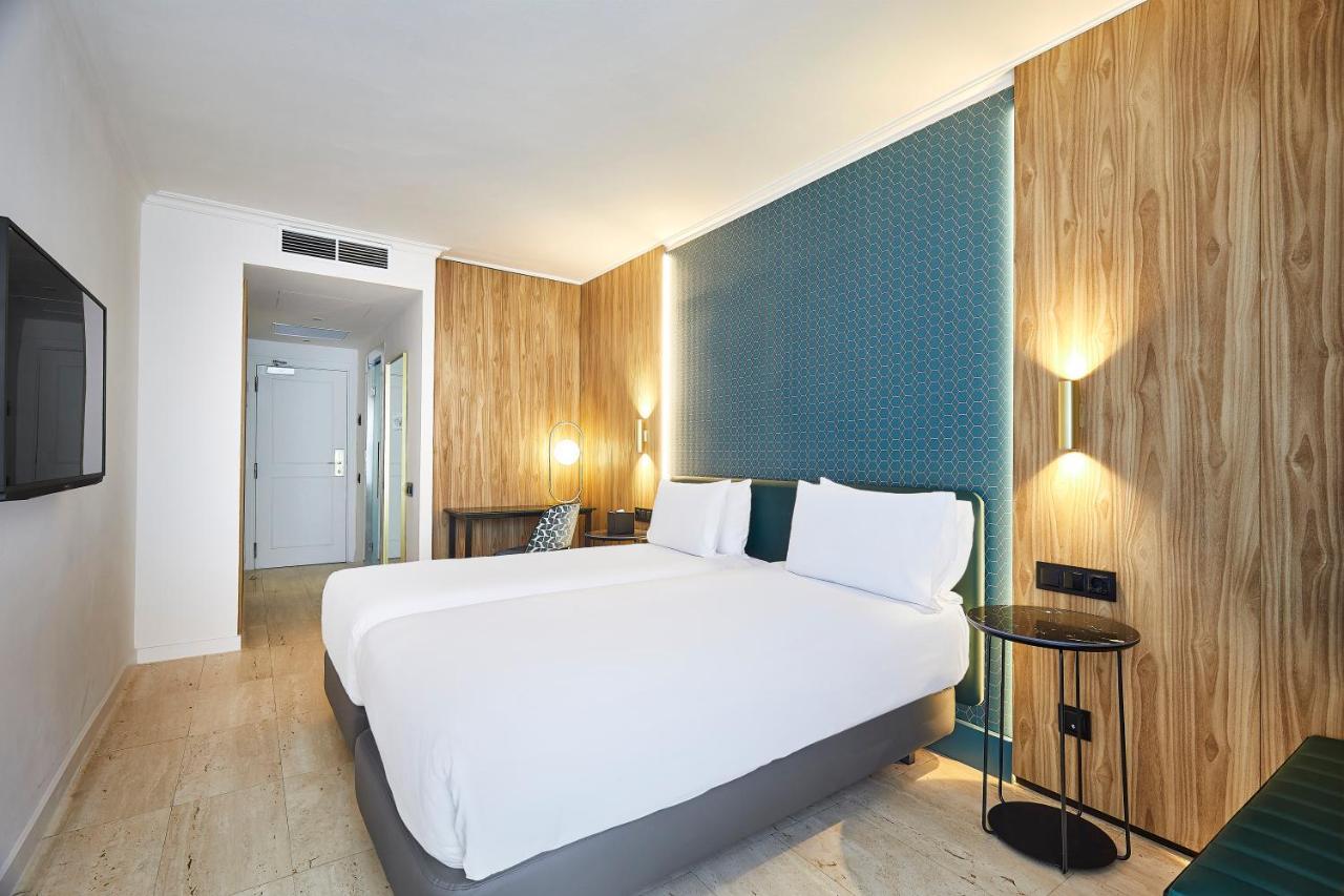 Exe Mitre Hotel Barcelona Exterior photo