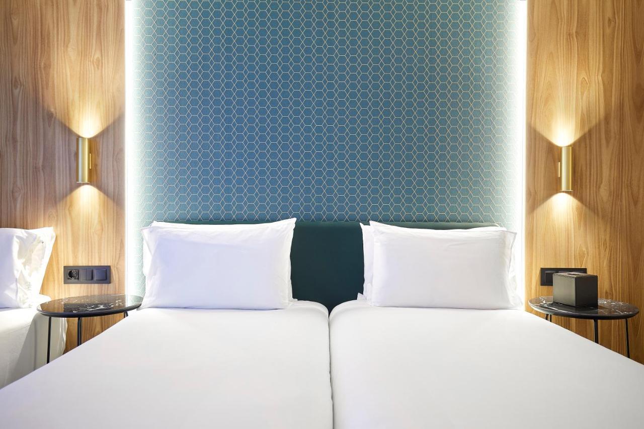 Exe Mitre Hotel Barcelona Exterior photo