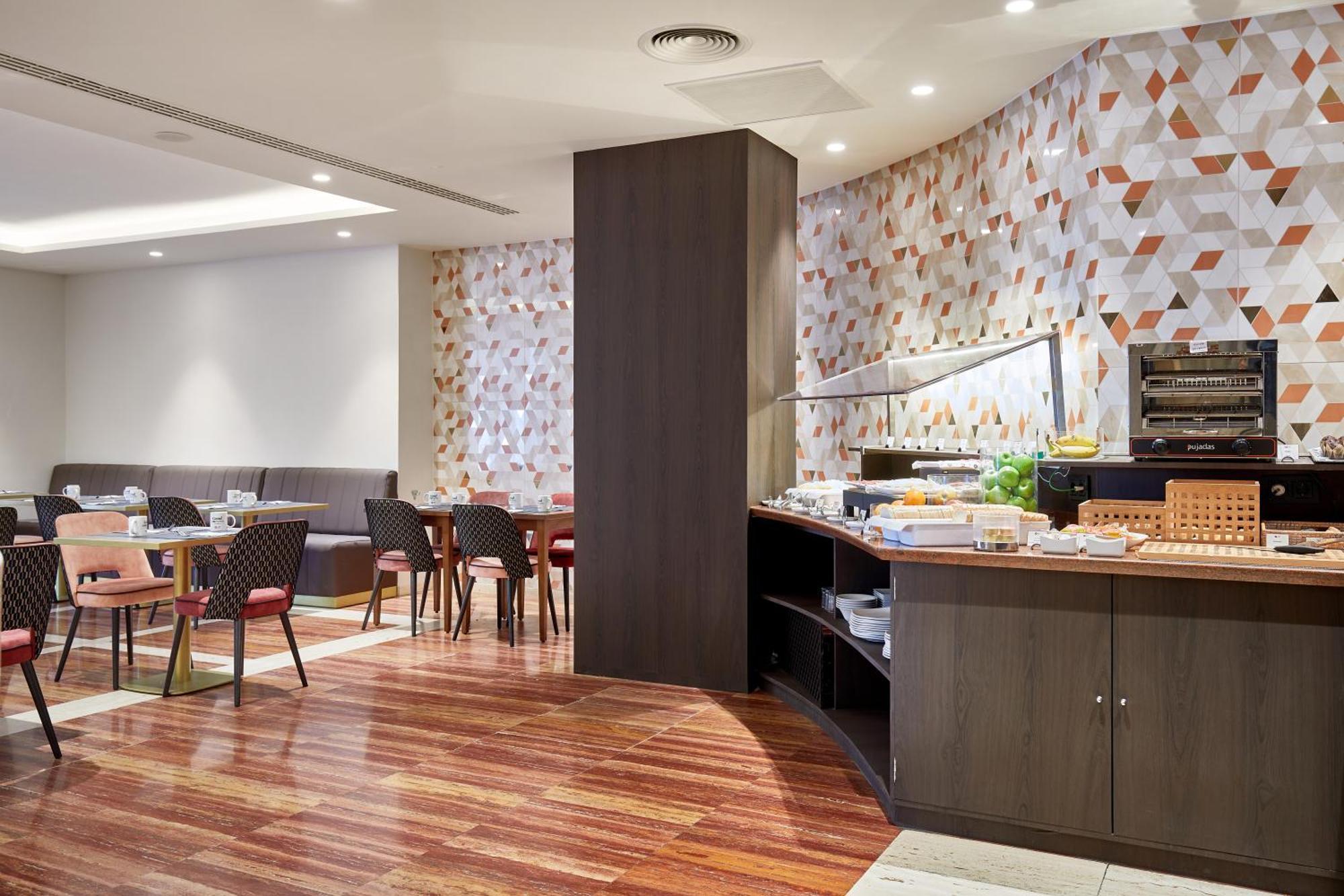 Exe Mitre Hotel Barcelona Exterior photo
