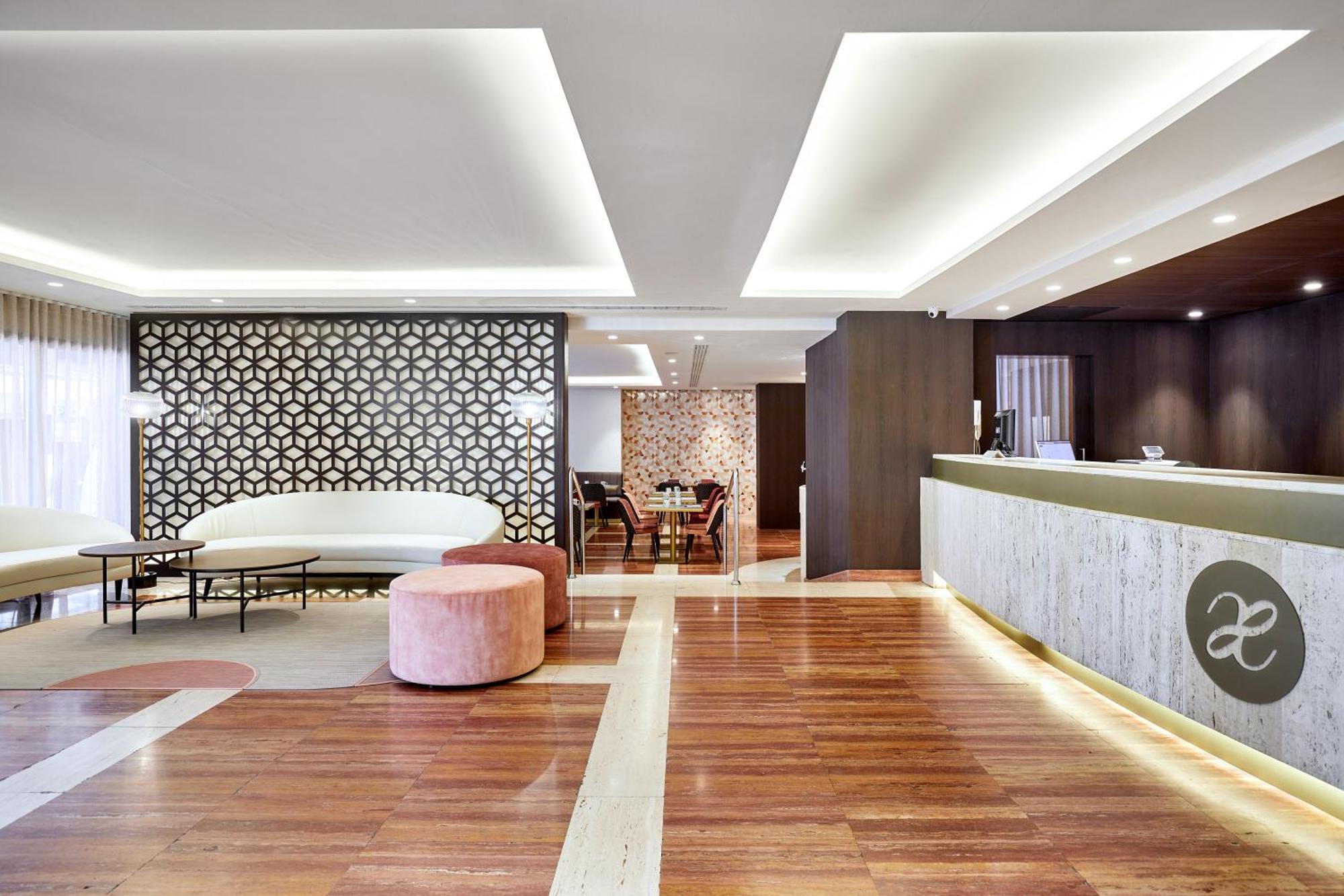 Exe Mitre Hotel Barcelona Exterior photo