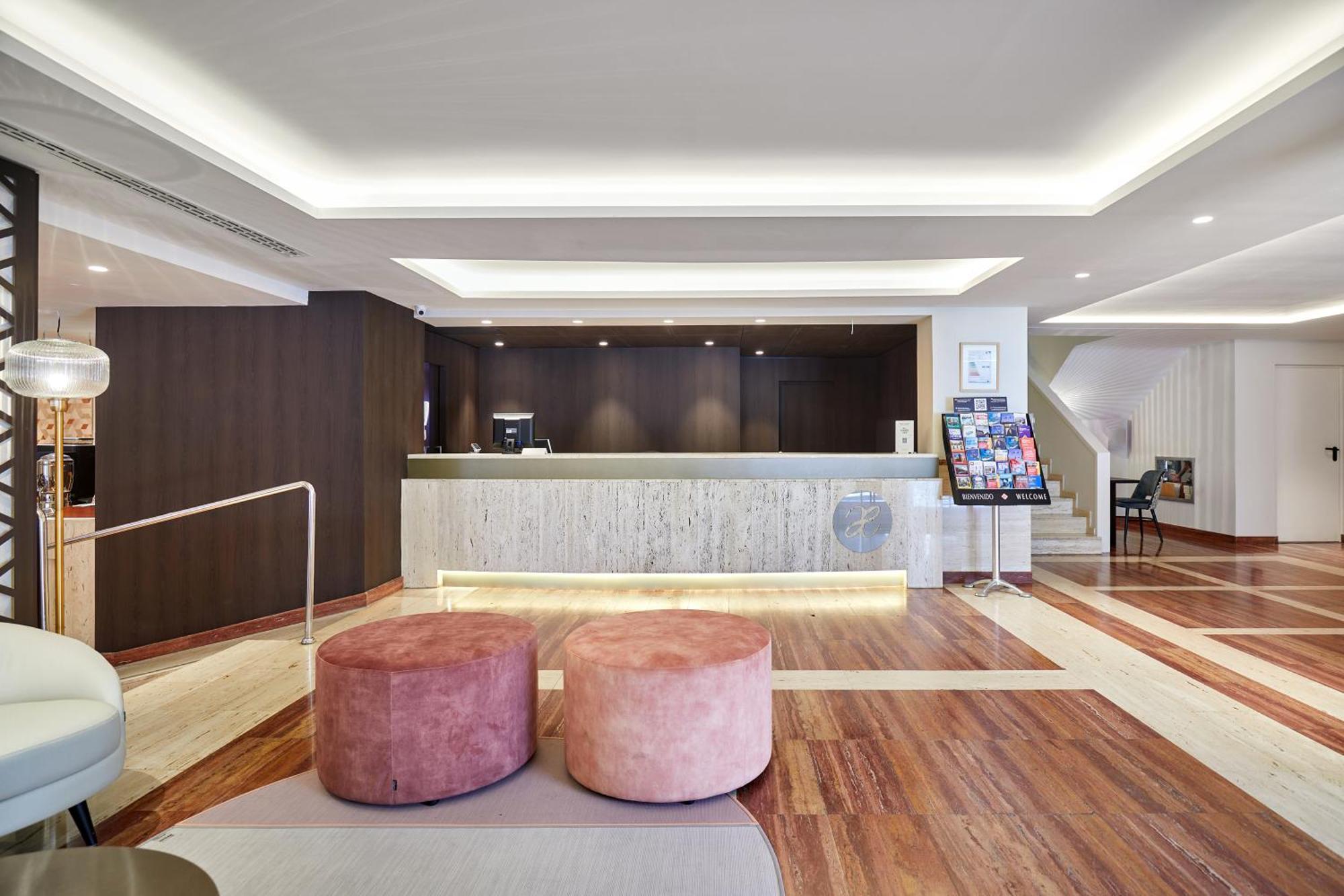 Exe Mitre Hotel Barcelona Exterior photo